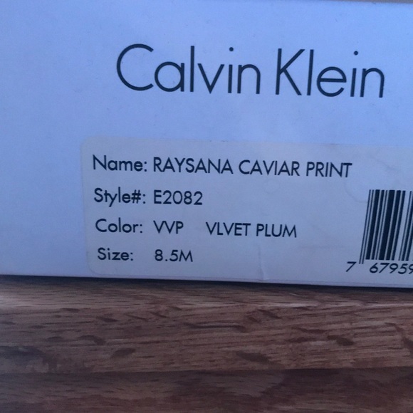 Calvin Klein Flats - Picture 2 of 2